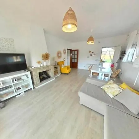 Casa Con Piscina De 8-14 Personas Holiday home *
